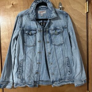 Arizona Jean Company Women's Light Blue Denim Jacket